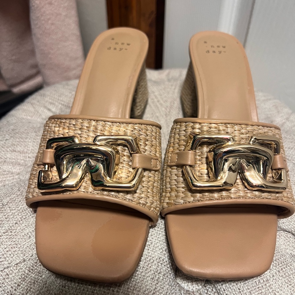 A New Day Sandals tan and black both size 7 price is for both!